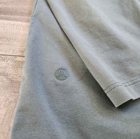 Lululemon men casual longsleeve - Picture 3 of 3